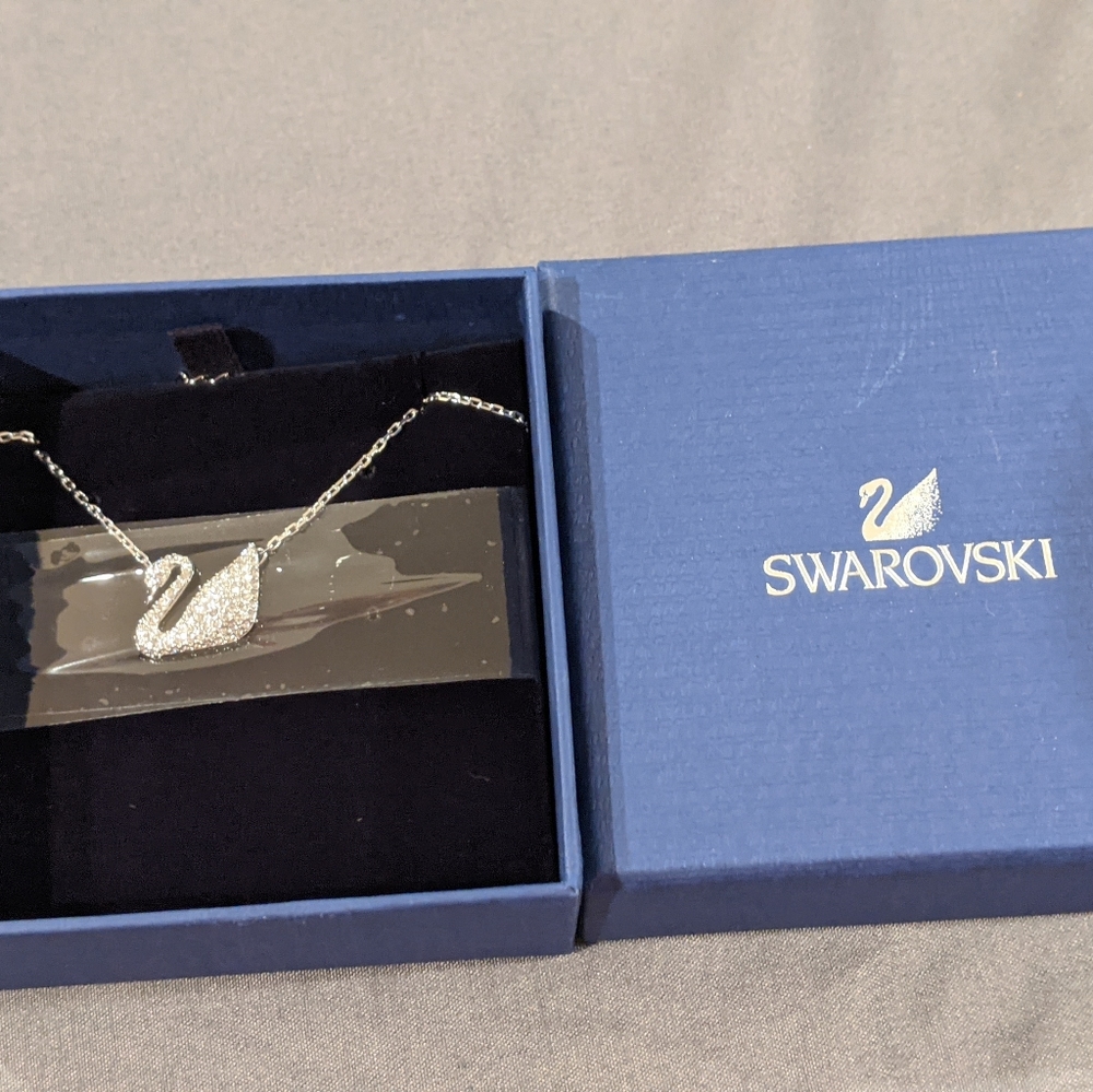 Swarovski swan necklace